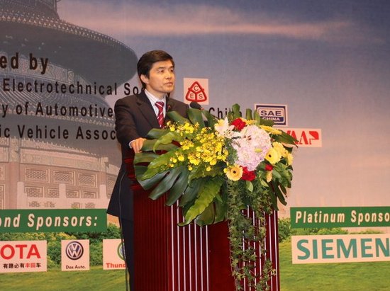 歐陽明高:鋰電池年總產(chǎn)電量將達4G千瓦時