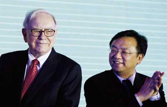 繼“股神”巴菲特投資比亞迪之后，“首富”李嘉誠再步后塵，2010年初以4億元配股為條件，間接入主一家國內動力電池生產商。在公開信息中，他們都聲稱看中了投資企業(yè)的“動力電池研發(fā)技術”。