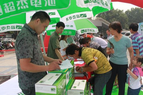 華夏行鄭州首發(fā) 超杰電池“叫板”鉛酸電池回收