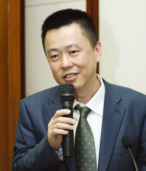 鐘景華-就飛輪儲(chǔ)能UPS技術(shù)的發(fā)展和應(yīng)用前景進(jìn)行闡述和分析