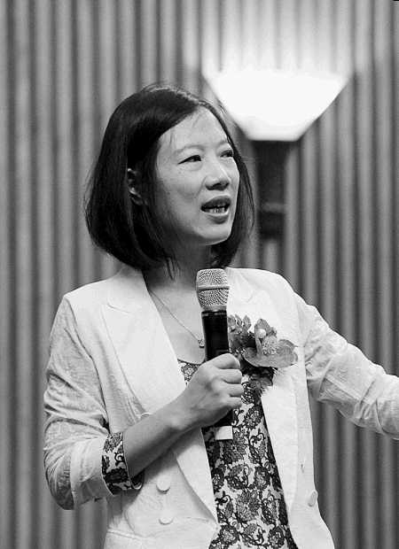 知名財(cái)經(jīng)評(píng)論家、財(cái)經(jīng)專欄作家葉檀博士