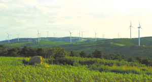 &ldquo;十一五&rdquo;以來，遼寧風(fēng)電快速發(fā)展。風(fēng)電裝機(jī)容量從2005年底的12.7萬千瓦，增長到目前的475.59萬千瓦，是2005年的37倍