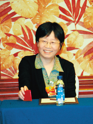 全國政協(xié)常委、上海市政協(xié)副主席、民革上海市委主委高小玫