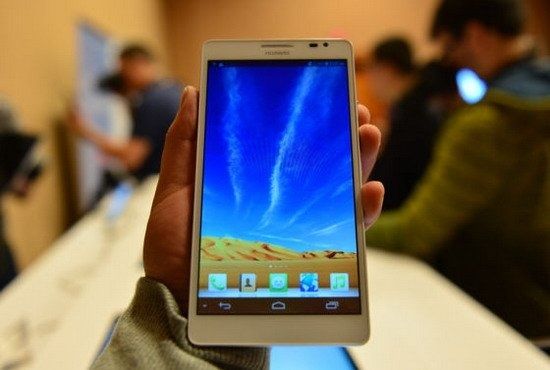 手機(jī)續(xù)航太爛？太陽能電池或成最佳方案