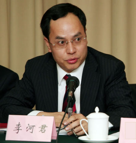 圖為全國工商聯(lián)副主席、全國政協(xié)委員、全國工商聯(lián)新能源商會會長、漢能控股集團有限公司董事局主席兼首席執(zhí)行官李河君。（資料圖片）